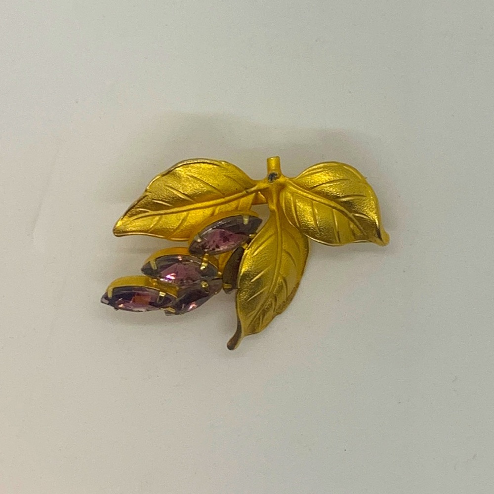 Vintage brooch, purple